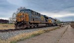 CSX 5307 leads I018.